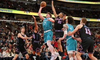 布里奇斯26+14武切维奇28+7+8 黄蜂胜公牛