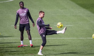 皇马备战曼城：卡马文加复出将成关键，战术解析与历史交锋回顾