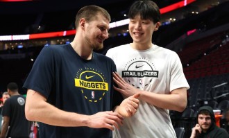 约基奇32+9+7杨瀚森4分1板1帽 掘金狂胜开拓者