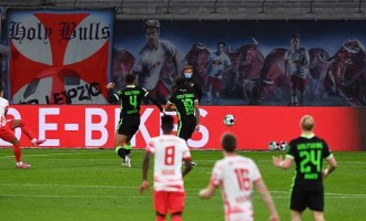 德甲欧冠资格战：莱红牛主场迎不来梅，谁能抢占上游先机？