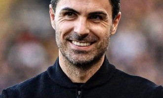 西甲英超双雄齐发力，巴萨阿森纳携手晋级四强，共同冲刺赛季四冠王梦